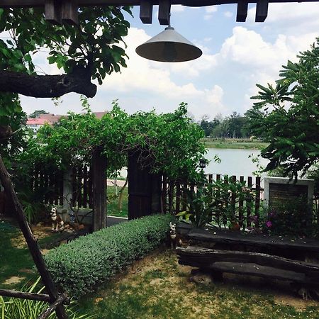 Huaymuang Apartment Ubon Ratchathani Bagian luar foto