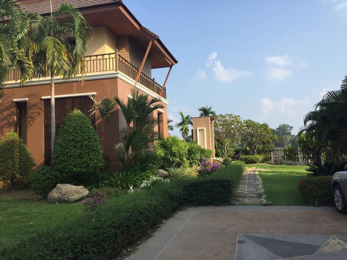 Huaymuang Apartment Ubon Ratchathani Bagian luar foto
