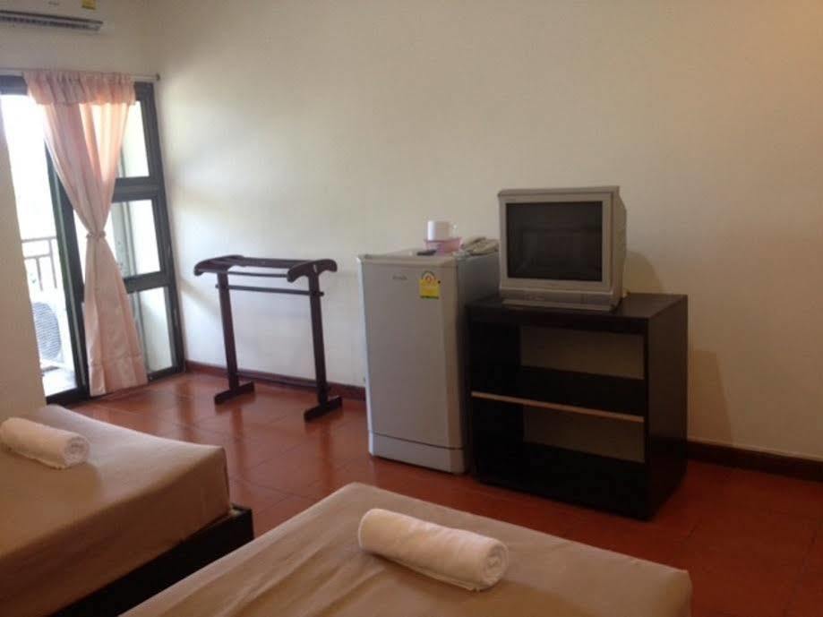 Huaymuang Apartment Ubon Ratchathani Bagian luar foto